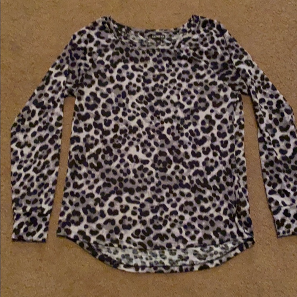 Long sleeve shirt.